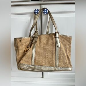 Michael Kors beautiful straw shoulder / tote bag with gold detail